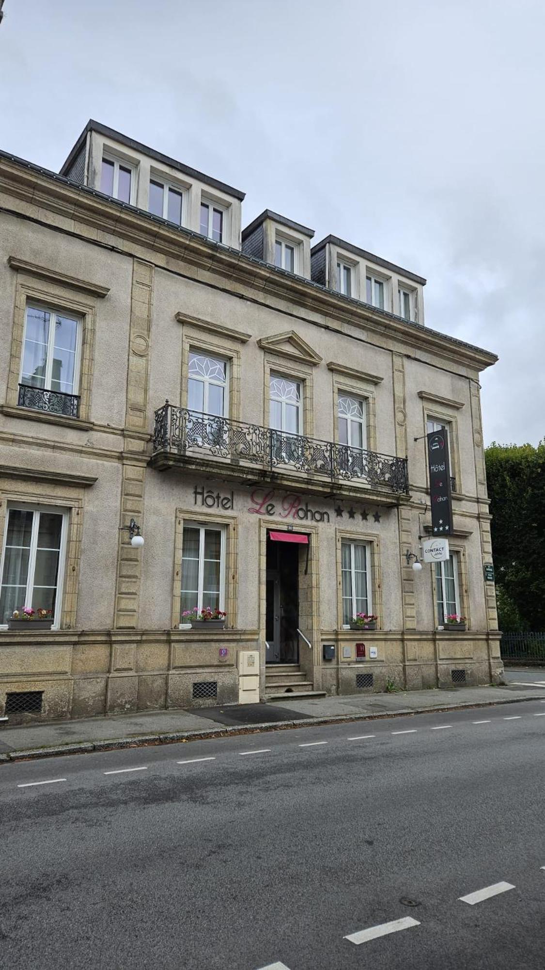 Hotel Le Rohan Charme Et Caractere Pontivy Exterior foto